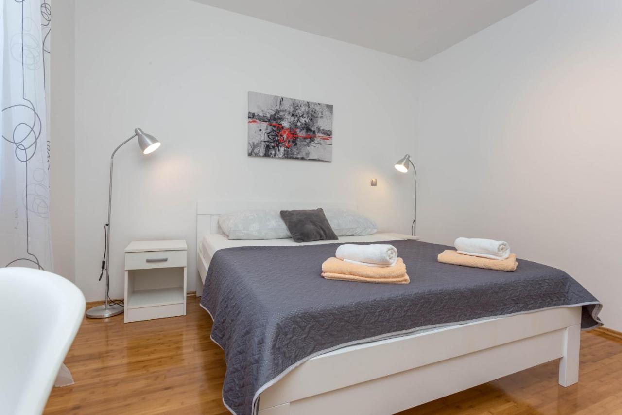 Apartment Tasina Hvar Town Exterior photo