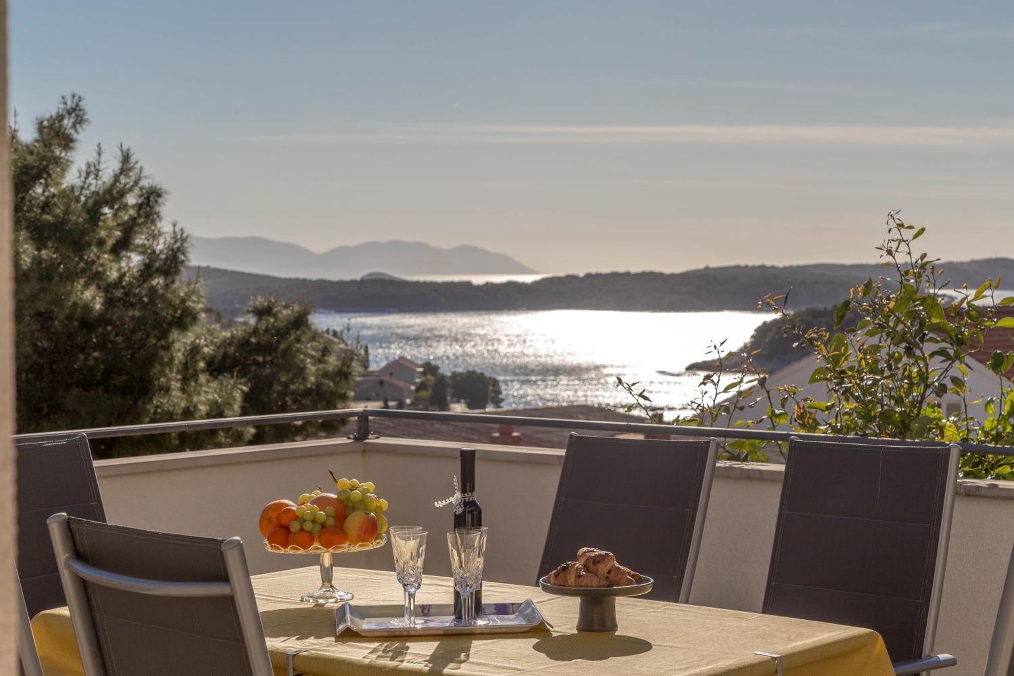 Apartment Tasina Hvar Town Exterior photo